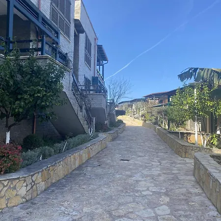 Aquamarine 1, * Vlorë